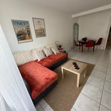 Apartment Cosy In With Balcony Parking *