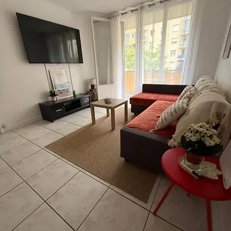 Cosy In With Balcony Parking *